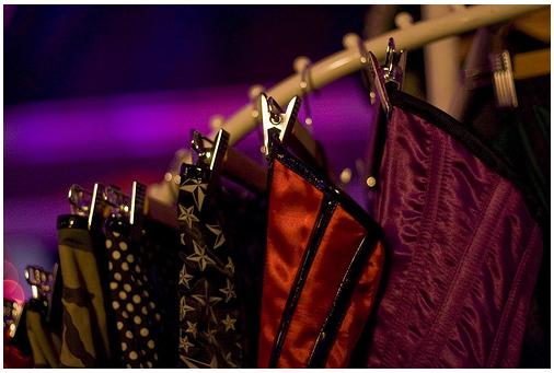 How to Choose the Best Corset for Waist Training: 6 Things to Look For